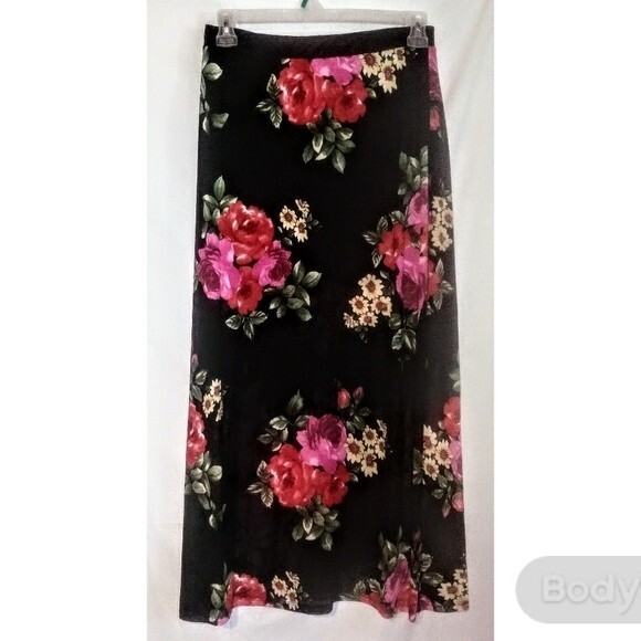 Plus Size Red Floral Maxi Skirt 2X - Picture 5 of 8